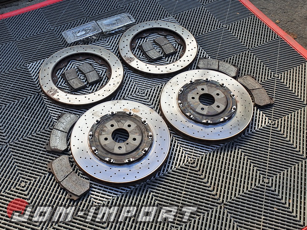 Nissan GT-R R35 2 piece Front and Rear brake Rotor and brake Pad set